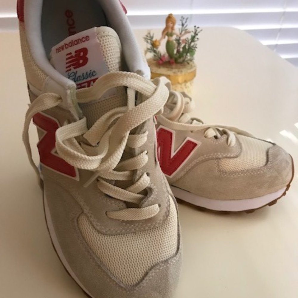 New Balance Women's Classic 574 Red Cream Blue